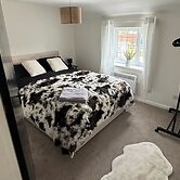 Cottage - Sleeps 4 - Pet Ok - Patio - Parking