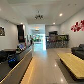 Kingston Executive Hotel