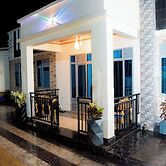 The Moon Geust House