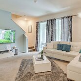 Modern Family Townhome w/ Patio in Riverview!