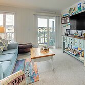 Steps to Sand! Condo w/ 2 Pools in Atlantic Beach