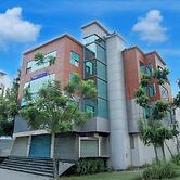 Fabhotel Silver Cloud