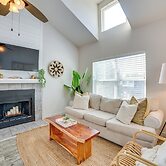 Walk to Restaurants & Bars: Modern Dallas Retreat