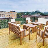 Modern Dtwn Condo w/ Balcony in Hendersonville