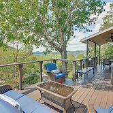 Walk to Marina: Center Hill Lake Family Home