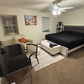 Cozy Hampton townhouse