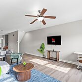 Upscale King 3BR Townhouse in Pineville