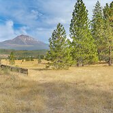 Outdoor Adventure Haven - 15 Mi to Mount Shasta!