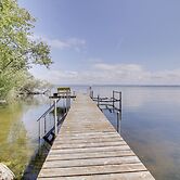 Lakefront Home Between Oshkosh & Fond Du Lac
