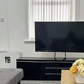 2-bed - Sleeps 6 - Free Parking