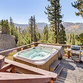 Endless Mtn Views! Group Ski Lodge at Sugar Bowl