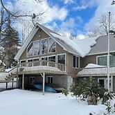 6 Mi to Ski Slopes: 'oak View' Lakefront Home!