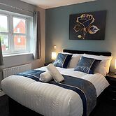 2 Bed House - Sleeps 6 - Parking - Wifi