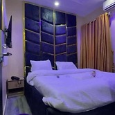 Oviation Hotels and Suites