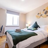 Guildford Town Centre Apartment 55 Tv, Netflix