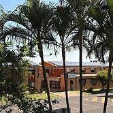 Western Gateway Motel and Apartments