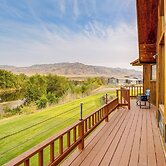 Stunning A-frame Home w/ Views, 10 Mi to Okanogan!