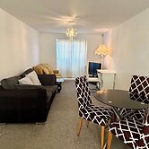 2 Bed Apartment-sleeps 4-free Parking