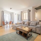 Sannat Penthouse Retreat Hot Tub Outdoor Lounge