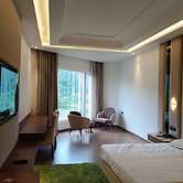 Hotel Maharaja Crest