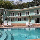 Toraille Waterfall Villas