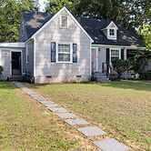 < 1 Mi to Dtwn: Updated Studio in North Greenwood!