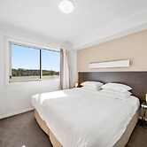 Bright 1-bed Apartment With Balcony