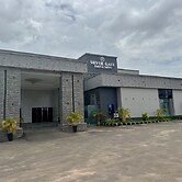 Silver Gate Hotel and Suites