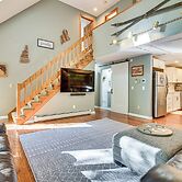 Hike, Leaf-peep, Ski: Hideaway w/ Private Hot Tub!
