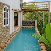 Crystals Villa Hotel