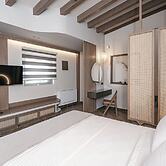 Terra Hélios Suites & Studios