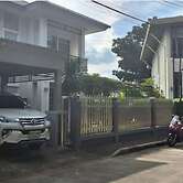 Spacious Entire House With Shared Fitness Room and Shared Indoor Pool 