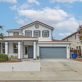 7 Mi to Lake Yosemite: Family Home w/ Fenced Yard