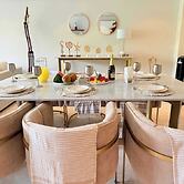 Bolongo 1BR Your Exclusive Oceanfront Escape