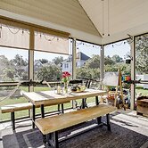 Walk to Marina, Park & Dtwn: Cambridge Family Home