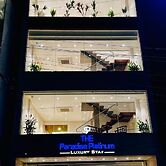 THE PARADISE PLATINUM