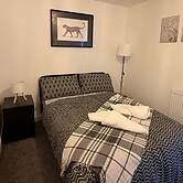 2 Bed - Sleeps 6 - Free Parking