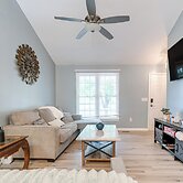 Home w/ Pet-friendly Yard, 1 Mi to Dtwn Raleigh!
