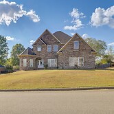 8 Mi to University of Alabama: Family Home w/ Yard