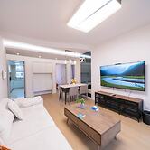 Tyms Changning Spacious 3BR 2BA APT