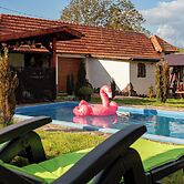 Transylvanian Home - Mountain View, BBQ & Pool