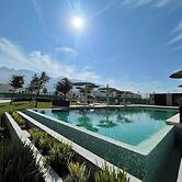 Modern Home With Pool, Garden & 24 7 Security