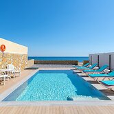 The Cottage South Escape With Beach Front Pool