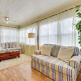 < 1 Mi to Dtwn Bradenton & Riverwalk! Sunny Apt