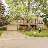 Families Welcome! Spacious Suburban Home in Dayton