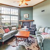 Hiking Nearby! Mountain-view Home Outside ABQ