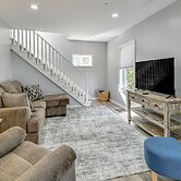 Walk to Main Street! Updated Norwich Home