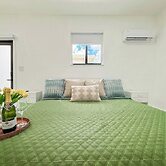 Luxury Suite Studio With Kitchen Spa Shower