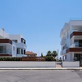 Harmonia 2-BR Apt W Pool in Livadia