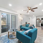 Charming Dallas Apartment Near Airport